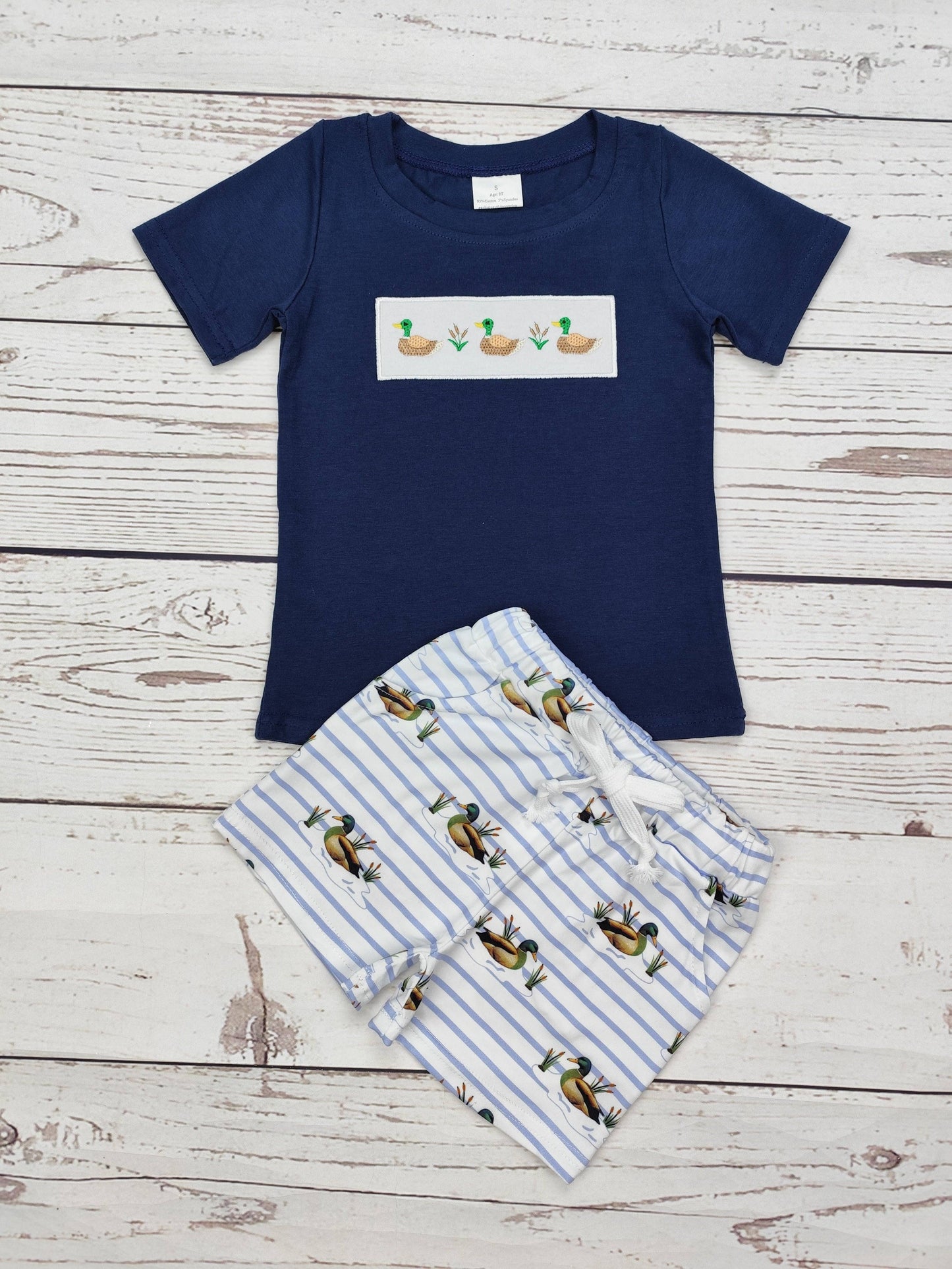 Duck Shorts Outfits: