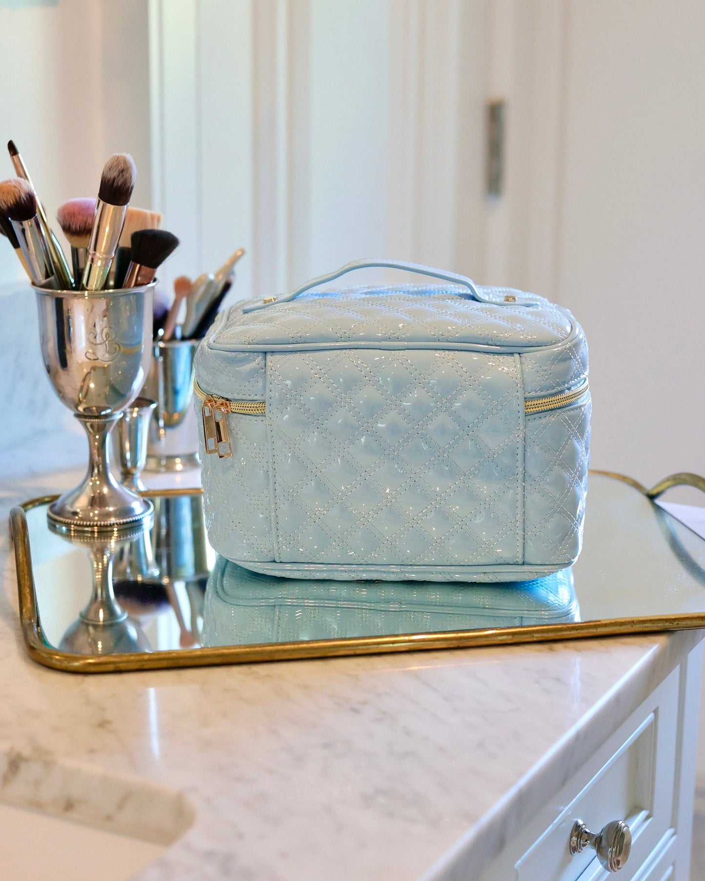 Caroline Hill Hampton Train Case Light Blue