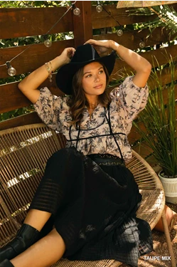 Printed V-Neck Babydoll Top Cream/Black