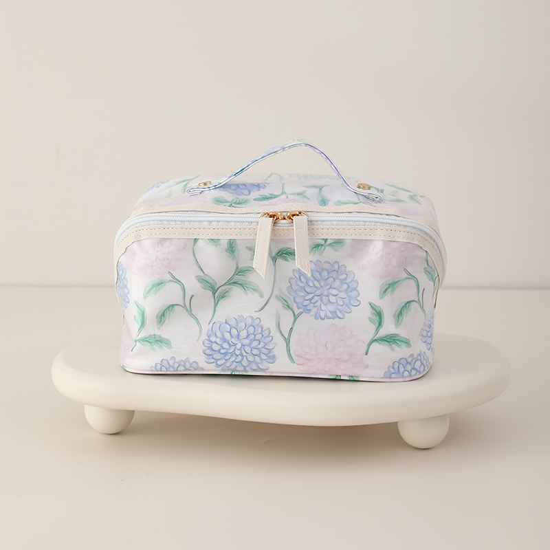 Waterproof Cosmetic Bag Hydrangea Horizon