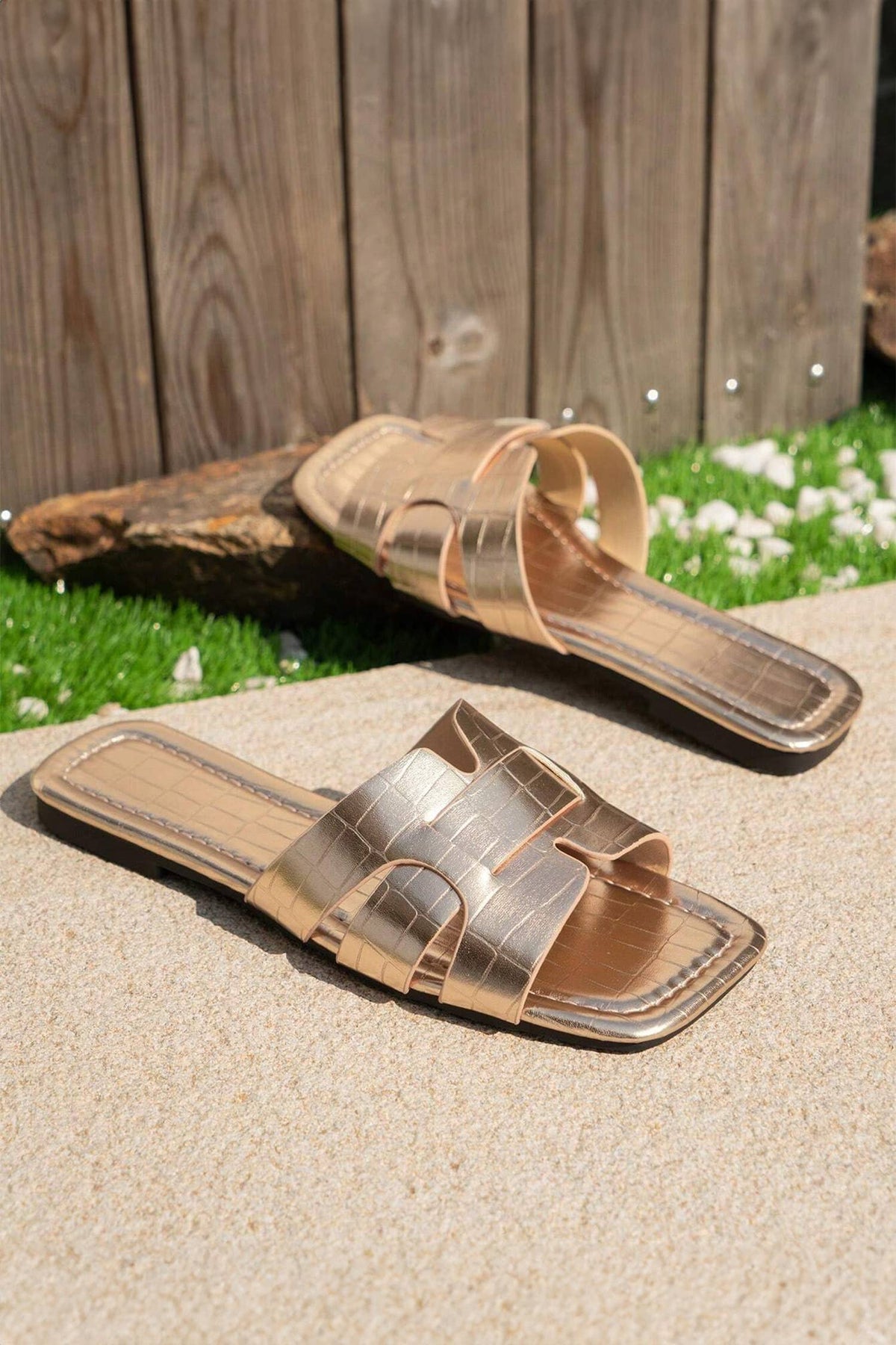 Gold Crocodile Pattern Slippers