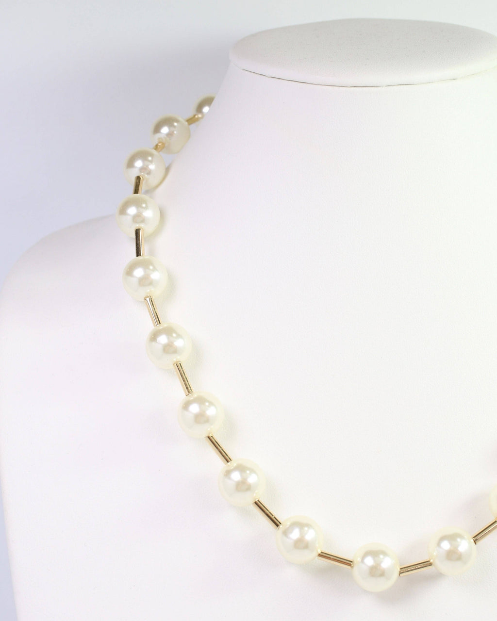 Caroline Hill Forli Pearl Bar Necklace