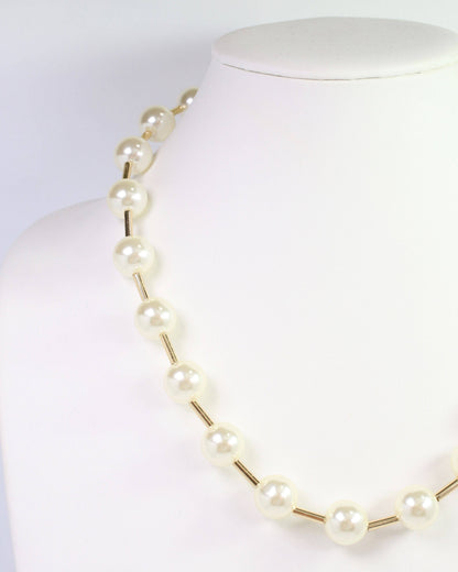 Caroline Hill Forli Pearl Bar Necklace